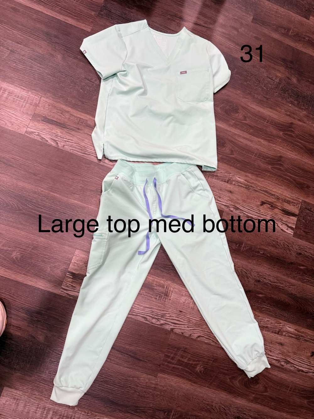 Women’s figs mint Large top/med